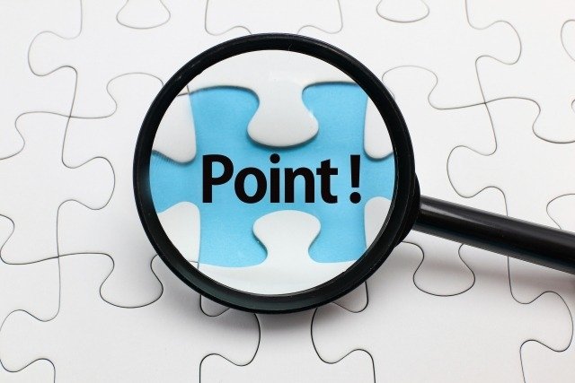 埋まっていないパズルの穴に書かれたpointを覗く虫眼鏡